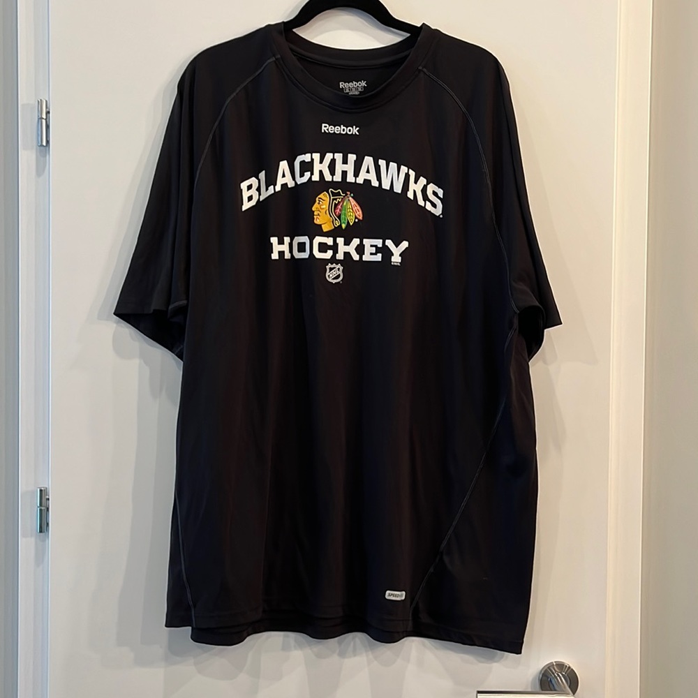 Reebok Chicago Blackhawk’s NHL Speedwick short sleeved shirt Size XXL